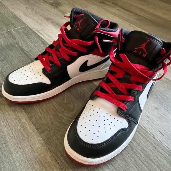 Air Jordan Mid 1 - Picture 16 of 16